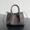 BOTTEGA VENETA 보테가베네타 Pinacoteca 819004 미니백 브라운